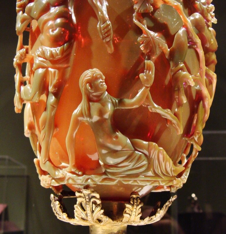 1600年前のナノテクノロジー──光で色を変える”リュクルゴスの聖杯”は古代ローマの失われた科学か？