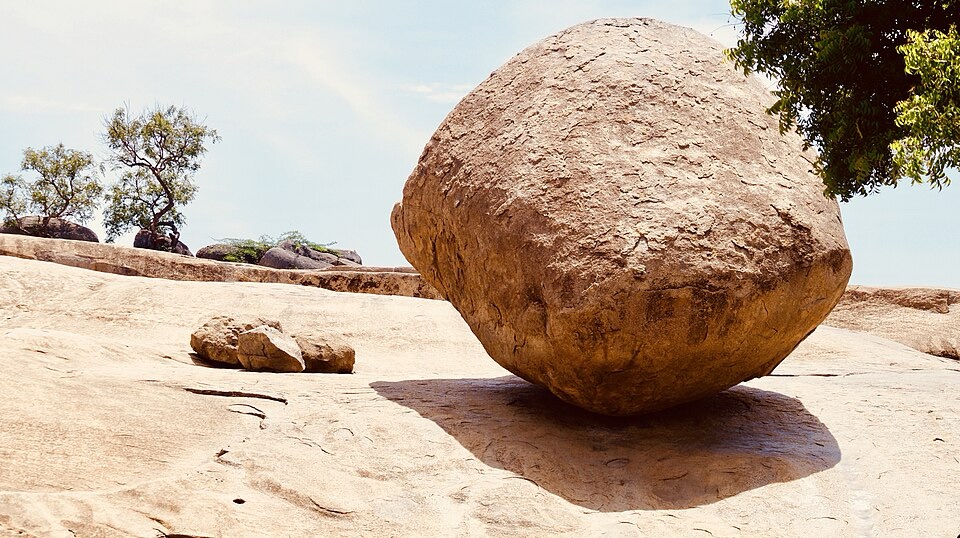1,300年落ちない巨石の謎｜クリシュナのバターボールと南インド古代文明の失われた技術